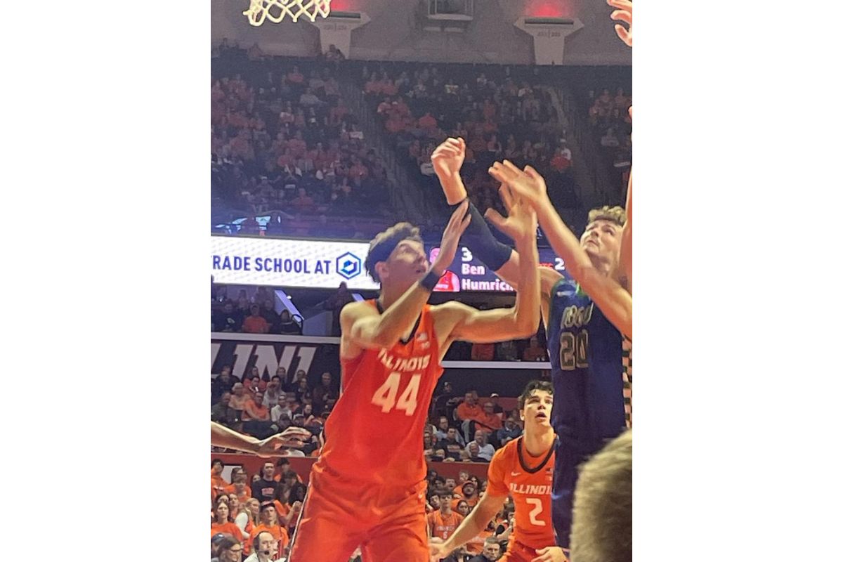 No. 9 Illinois extends win streak to 10 with 75–66 victory over Washington
