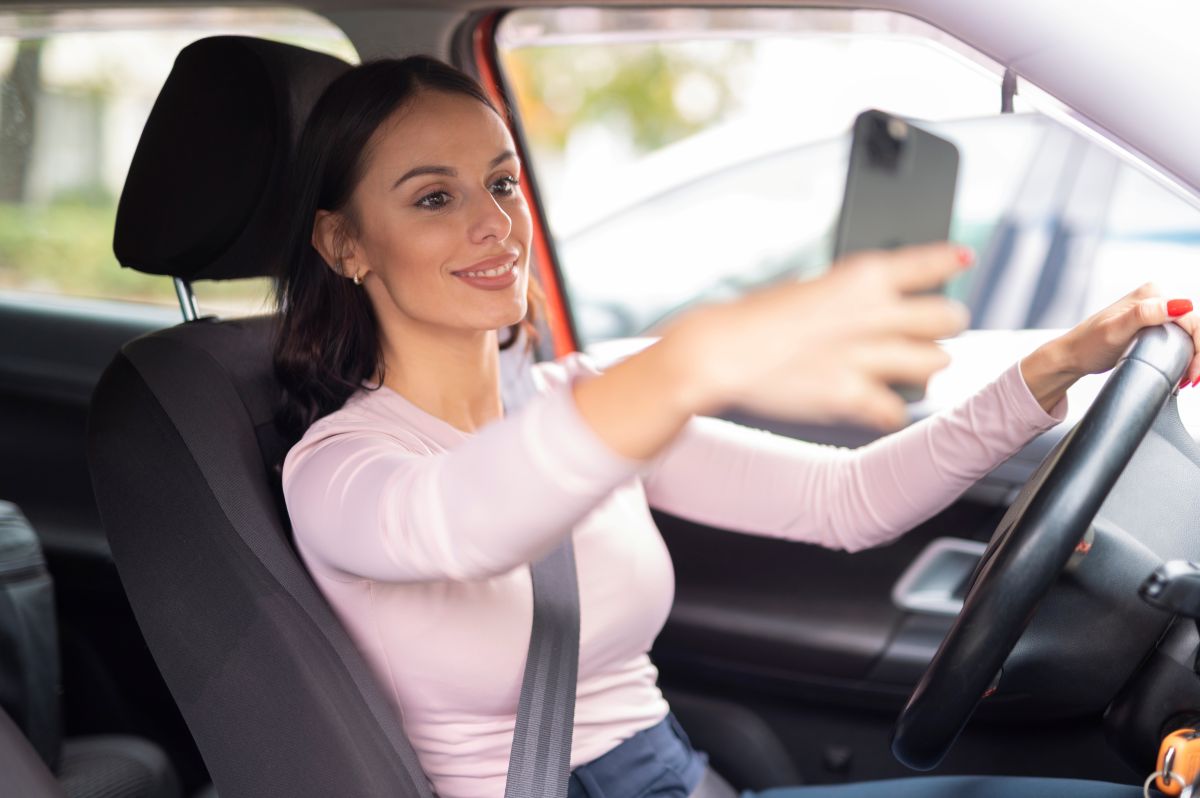 Illinois steps up distracted driving enforcement during April awareness month